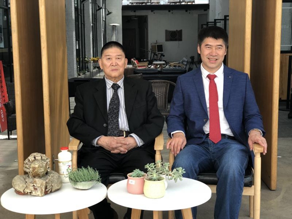 與專家合影